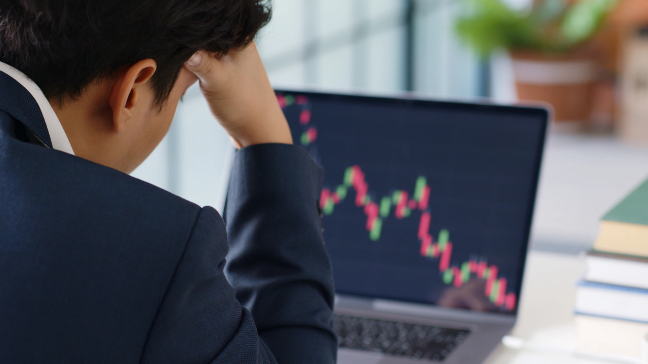 What Causes Market Crashes?
